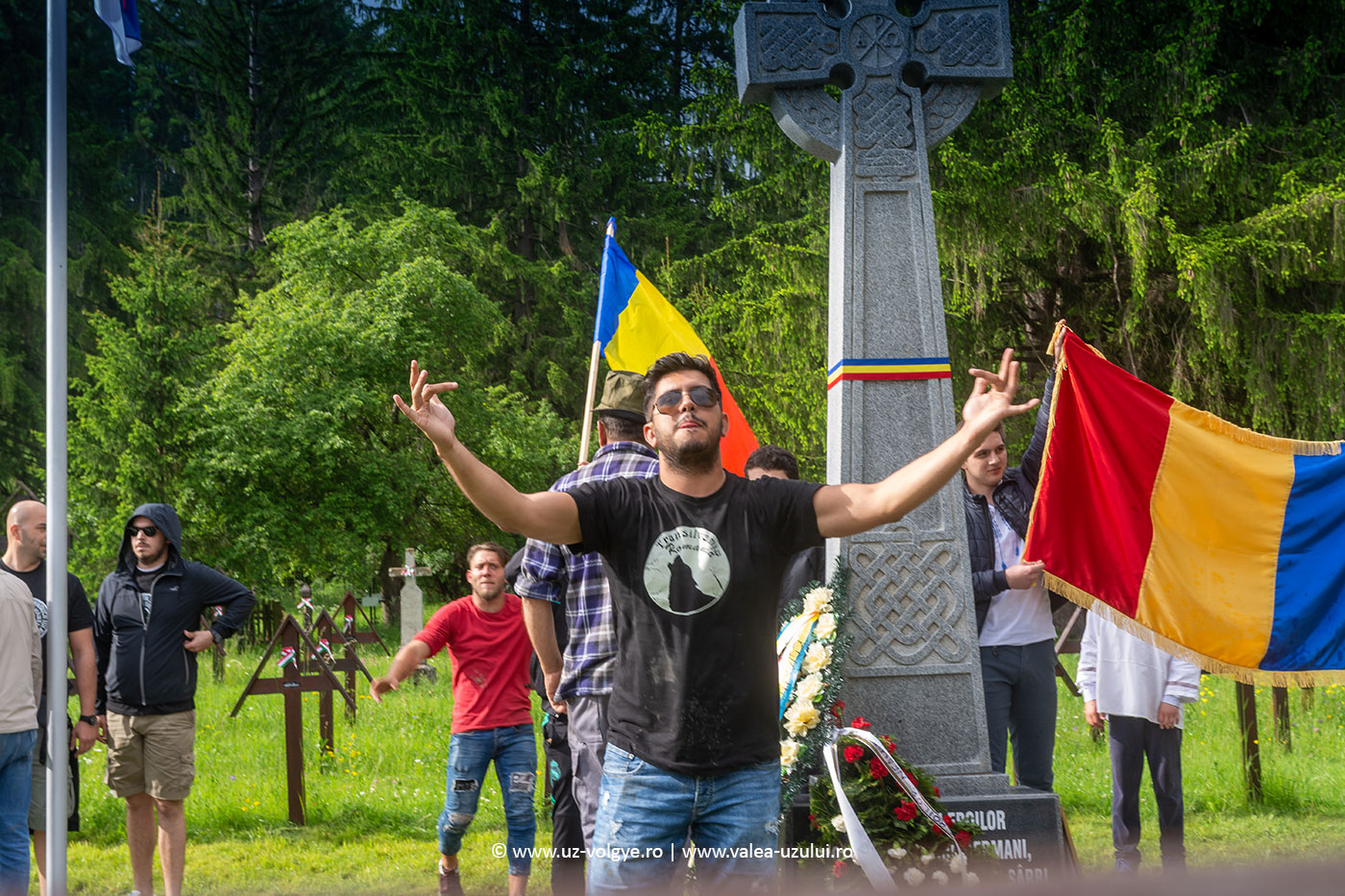 Rumänen beschädigen ungarische Grabstätte im Soldatenfriedhof 